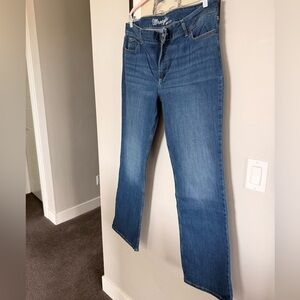 Wrangler Women's Medium Blue Straight-Leg Jeans